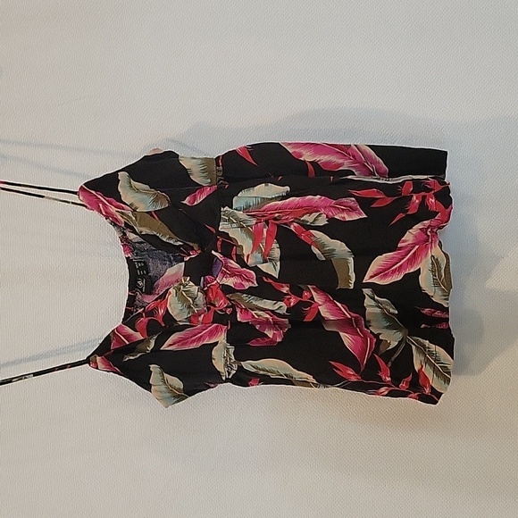 Volcom tropical floral spaghetti strap top size medium - Picture 7 of 7